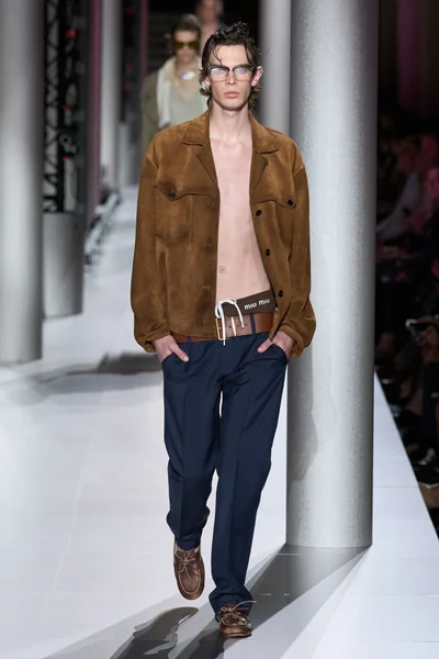 Look 24